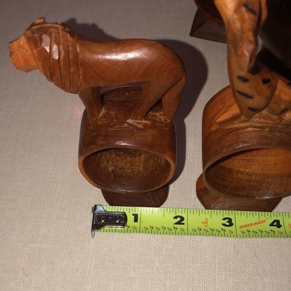 Hand carved made in Kenya Animal Wooden napkin rings, set of 4 - Picture 15 of 16